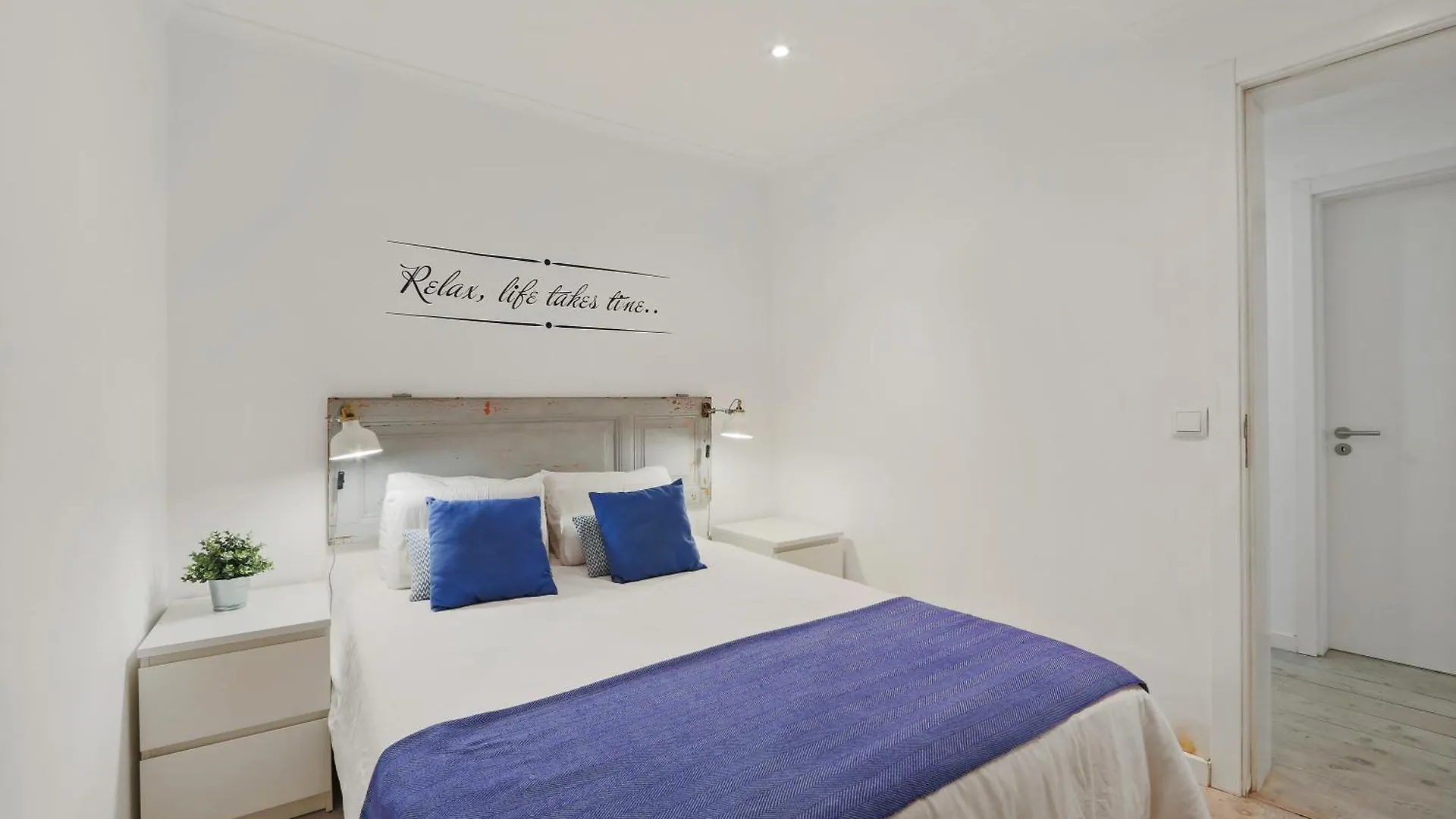 Furnished Sao Bento 1 Bedroom 1Ba Apt Lisbon